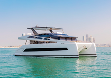 Load image into Gallery viewer, Yacht Infinity Catamaran 60ft