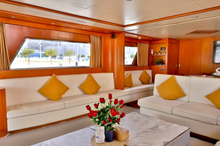 Load image into Gallery viewer, Yacht San Lorenzo 82ft